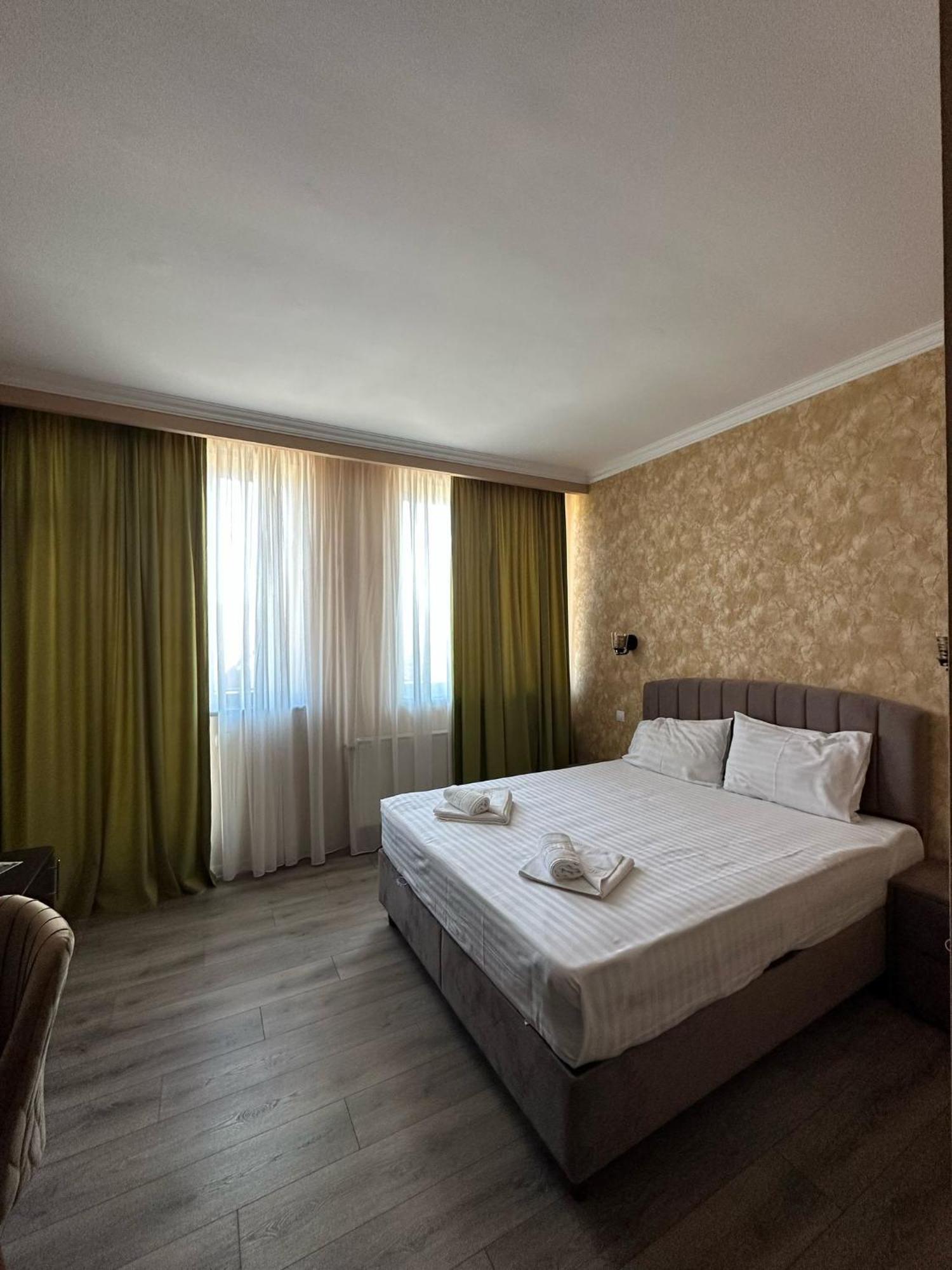 Coliseum Hotel Calafat Exterior photo